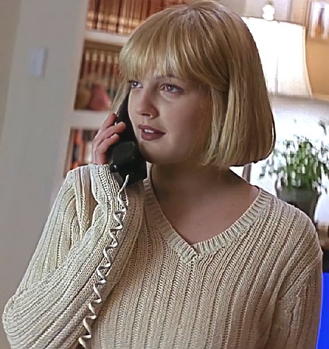 Casey Becker Aesthetic, Blonde Bob Characters Halloween, Blonde Bob Costume Ideas, Blonde Bob Halloween Costumes, Casey Becker Costume, Scream Casey Becker, Casey Becker, Scream Costume, Costume Closet