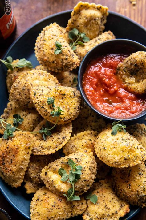 Oven Toasted Garlic Herb Cheese Ravioli | halfbakedharvest.com Dnd Snacks, Fancy Sides, Garlic Herb Cheese, Half Baked Harvest Recipes, Big Dinner, Easy To Make Appetizers, Homemade Ravioli, Fall Appetizers, Cheese Ravioli