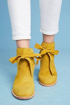 Ugg Style Boots, Vegan Boots, Shearling Boots, Sheepskin Boots, Comfortable Boots, Fabulous Shoes, Cool Boots, Pretty Shoes, Beautiful Shoes