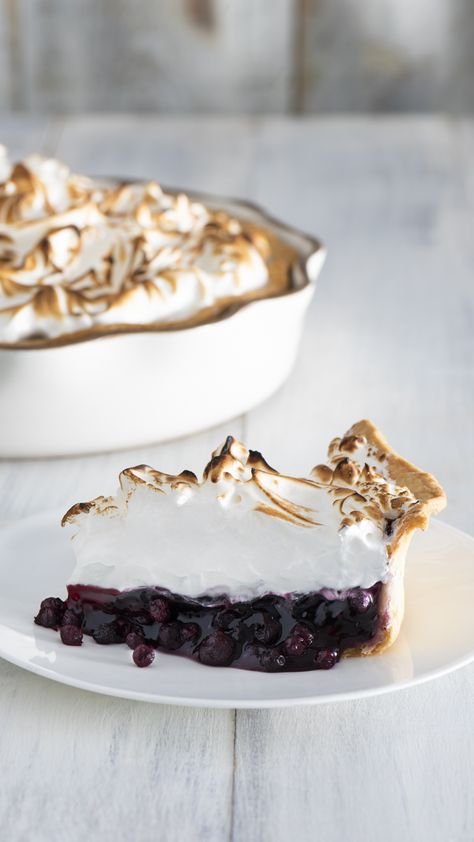 Blueberry Meringue Pie - E.D.Smith Chocolate Pumpkin Tart, Blueberry Meringue, Pie Crust Dessert, Simple Pie, Fresh Blueberry Pie, Meringue Topping, Pumpkin Tarts, Coconut Cream Pie Recipes, Meringue Pie Recipes