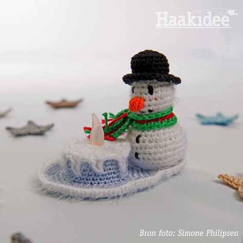 Crochet Candle, Crochet Snowman, Crochet Doll Dress, Crochet Xmas, Crochet Ornaments, Crochet Winter, Crochet Christmas Ornaments, Christmas Crochet Patterns, Crochet Christmas