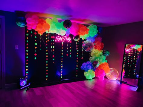 Neon Birthday Party Backdrop, Uv Birthday Party, Neon Frat Party, Black And Neon Party, Neon Birthday Party Decorations Diy, Neon Camping Party, Neon 50th Birthday, Glow Birthday Party Decorations, Neon Theme Decoration