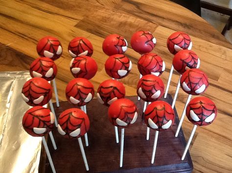 Cake pops, spiderman, this is what I ended up doing for javi Spider Man Cakepop, Spidey Cake Pops, Spiderman Birthday Treats, Spider Man Cake Pops, Spiderman Treats Ideas, Spiderman Cake Pops, Spidey Party, Spiderman Birthday Party Decorations, Diy Cake Pops