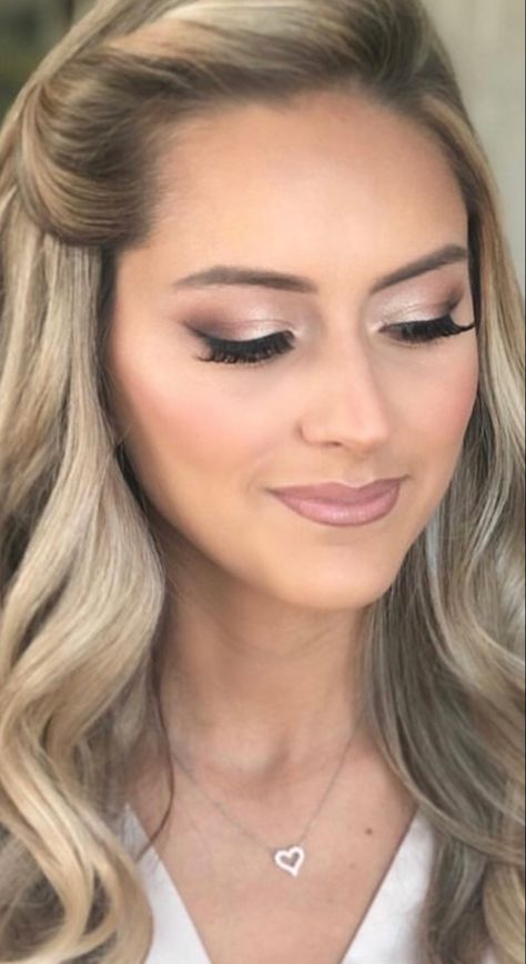 Soft Makeup Bridal Look, Wedding Makeup For Hazel Hooded Eyes, Glory Bridesmaid Makeup, Wedding Day Makeup For Blondes, Natural Neutral Wedding Makeup, Brides Made Makeup, Neutral Makeup Looks Bridesmaid, Wedding Make Uo Brown Eyes, Bridesmaid Makeup For Hazel Eyes Wedding