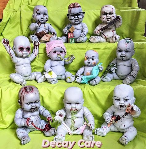 Diy Halloween Doll, Scary Baby Dolls, Creepy Halloween Decorations Diy, Diy Halloween Art, Halloween Comics, Creepy Doll Halloween, Horror Crafts, Creepy Baby Dolls, Celtic Festival