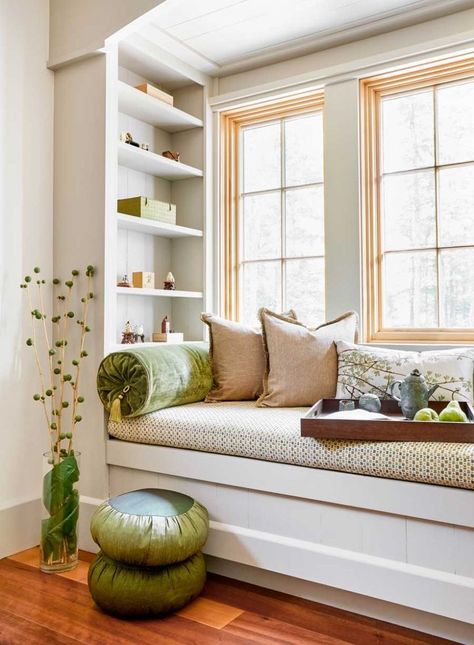 Bedroom Window Seat, Evergreen House, Window Bench Seat, Window Seat Design, Window Nook, Bright Pillows, Casa Country, Bedroom Seating, House Interiors