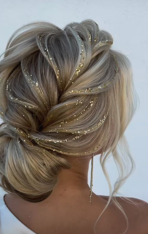 Wedding Hair Glitter, Glittery Wedding, 2nd Day Hair, Wedding Day Hair, Birthday Makeup, Wedding Hair Down, Bridal Updo, Glitter Wedding, Glitter Hair