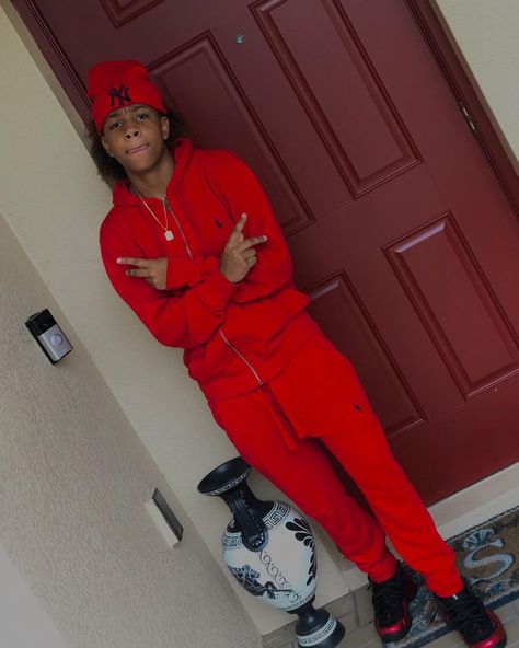 Polo Tracksuit Outfit, Polo Tracksuit, Boys Designer Clothes, Denim Pants Fashion, Tracksuit Outfit, Red Polo, Streetwear Men Outfits, Swag Outfits, Canada Goose Jackets