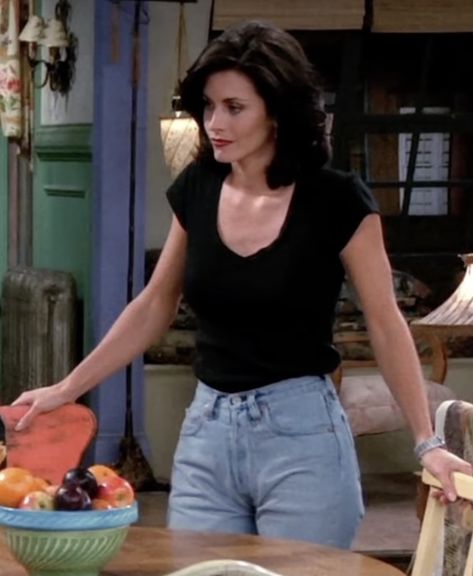 Monica Geller Style, Monica Friends, Show Outfits, 90’s Outfits, 90s Inspired Outfits, Monica Geller, Tv Show Outfits, Outfit 90s, 90s Outfit