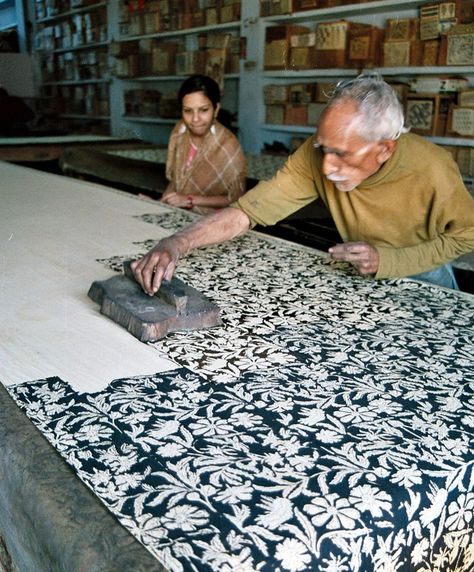 Wood Block Printing- An Age old Textile Art to cherish – Fashion in India – Threads Textil Design, Wood Block Printing, Block Printing, Artisan Design, Linoleum, Wood Blocks, Textile Prints, Fabric Art, Fabric Painting