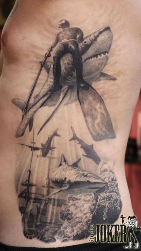 Spearfishing Tattoo, Captain Tattoo, Tattoo Guys, Ocean Sleeve Tattoos, Underwater Tattoo, Diver Tattoo, Tattoo Perna, Dove Tattoos, Octopus Tattoo Design