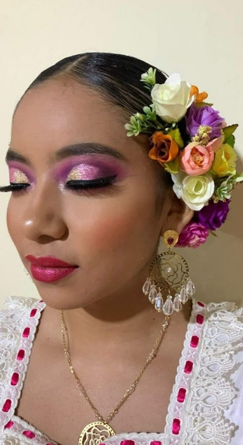 Mexican Culture Makeup, Ballet Folklorico Makeup, Folklore Makeup, Folklorico Makeup, Mexican Makeup, Pumpkin Emoji, Ballet Folklorico, Dance Makeup, Dance Hairstyles