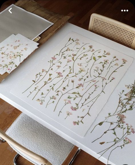 Pressed Flower Art Wreath, Pressed Flowers Decoration, Pressed Flower Organization, Pressed Flower Art On Canvas, Pressed Flower Invitation Wedding, Modern Pressed Flower Art, Pressed Flower Arrangements, Nashville Nursery, Diy Pressed Flower Art