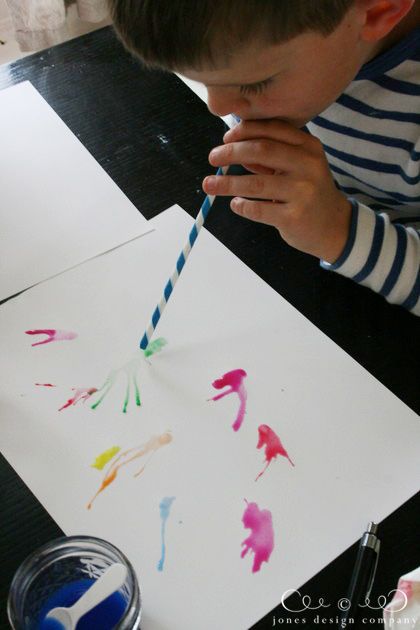 super easy art with kids: straw painting Straw Painting, Fourth Of July Crafts For Kids, Jones Design Company, Blow Paint, Paint On Paper, Montessori Toddler Activities, Bible School Crafts, Crafts For Seniors, Play Date