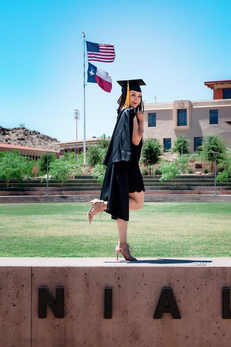 UTEP Graduation Photography #Classof2017 Cal And Gown Pictures, Grad Pictures, Graduation Pics, Gown Pictures, Graduation Photography Poses, Graduation 2024, Graduation Photography, Graduation Photoshoot, Grad Pics