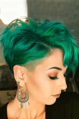 Pixie Undercut Hair, Short Wavy Pixie, Curly Pixie Hairstyles, Hair Colorful, Long Pixie Hairstyles, Stylish Short Haircuts, Different Hair Colors, Short Pixie Haircuts, Undercut Hairstyles