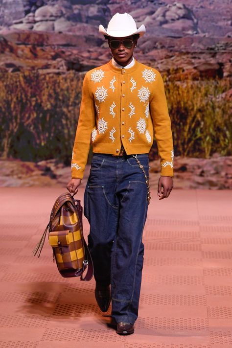 Louis Vuitton Men's Fall 2024 [PHOTOS] Fall Fashion Shoes, Milan Fashion Week Men, Fall Wedding Outfits, Style For Fall, 2024 Menswear, High Fashion Runway, Nyc Fashion Week, Vogue Men, Trendy Mens Fashion