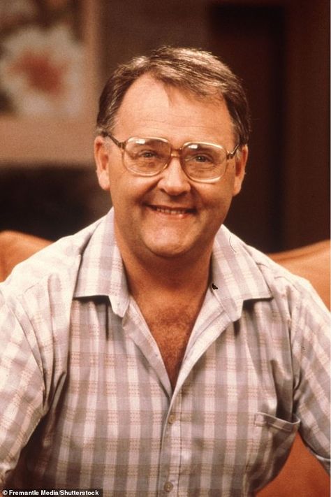 Neighbours: Ian Smith reveals health battle and steps down from role Ian Smith, David Furnish, Sutton Foster, Katherine Schwarzenegger, Keira Knightly, Portia De Rossi, Vanessa Williams, Moving To The Uk, Fan Theories