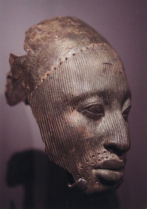 The Met Repatriates Looted Benin and Ife Works - Artforum International Ancient African Art, Benin Art, African Sculptures, Afrocentric Art, African Decor, African Masks, African History, African Culture, British Museum