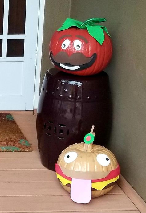 Fortnite Halloween 2018 Tomato Head and Beef Boss Fortnite Pumpkin, Fortnite Halloween, Makeup For Kids, Story Book Pumpkin, Halloween Makeup For Kids, Pumkin Decoration, Creative Pumpkin Decorating, Pumpkin Decorating Contest, Pumpkin Contest