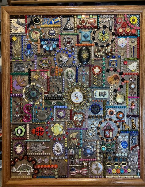 Hidden picture, buttons, beads, jewelry Old Costume Jewelry Crafts, Ideas With Buttons Creative, Crafts With Costume Jewelry, Beads Pictures Ideas, Jewelry Mosaic Art, Watch Art And Craft, Jewelry Collage Art, Old Watches Crafts Ideas, Things To Make With Old Jewelry