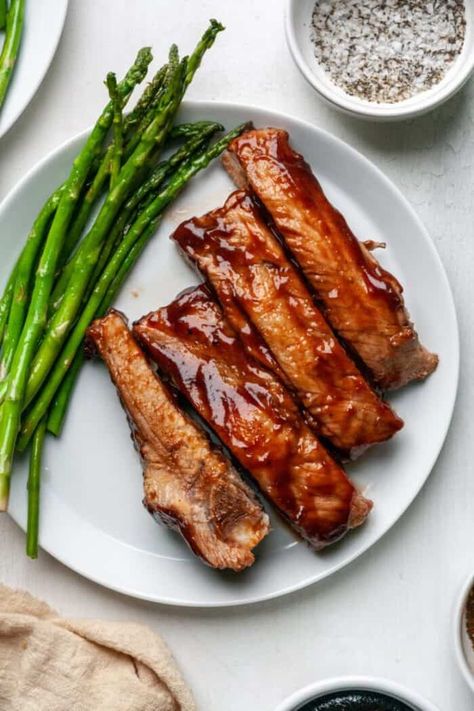 These are the best Dutch Oven ribs! They are so tender, flavorful, and easy. These ribs are Whole30 approved, Paleo, Gluten Free, Keto friendly and Dairy Free. They are a great healthy dinner or meal prep. Leftovers are even better the next day! Healthy Dutch Oven Recipes, Dutch Oven Ribs, Dutch Oven Chili, Oven Ribs, Ribs Easy, Dutch Oven Recipes Cast Iron, Organically Addison, Ribs In Oven, Best Dutch Oven