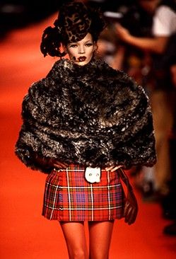 1993 – 1999 - Vivienne Westwood Vivienne Westwood Punk, Vivienne Westwood Fashion, Carmen Dell'orefice, Runway Fashion Couture, Vivienne Westwood Anglomania, John Galliano, Kate Moss, Contemporary Fashion, New Wave