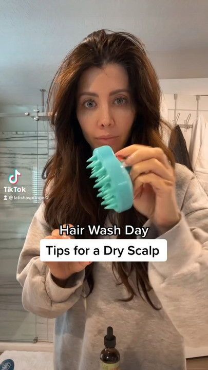 How To Get Rid Of Flaky Scalp, How To Get Rid Of Dry Hair, Dry Scalp Oily Hair Remedy, How To Get Rid Of Dry Scalp, Dry Flaky Scalp Remedy, White Flakes In Hair Dry Scalp, How To Deal With Dandruff Dry Scalp, Hair Flakes, Flakey Scalp