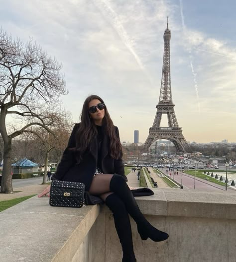 Paris Ootd, Winter Style Guide, Paris Dream, Europe Itineraries, Paris Pictures, Winter Fit, Gym Fits, Paris Photography, Paris Outfits