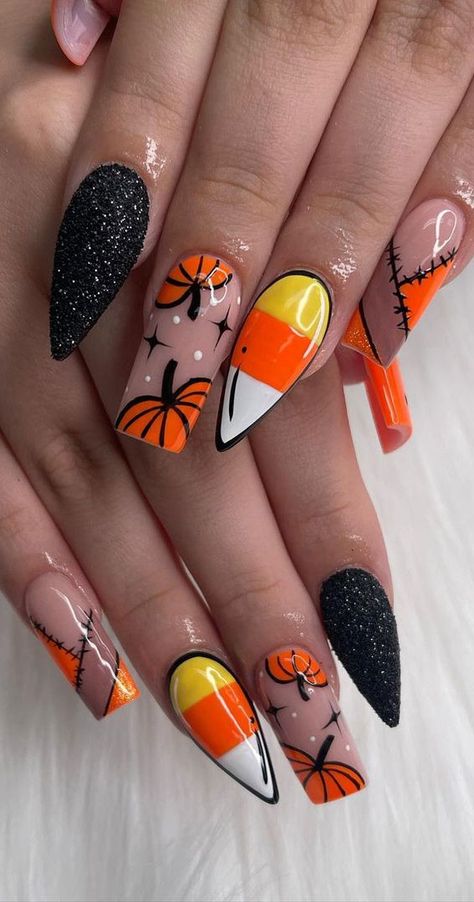 Candy Corn Nails, Black Halloween Nails, Nail Art Halloween, Holloween Nails, Emerald Nails, Halloween Acrylic Nails, Cute Halloween Nails, Panda Panda, Pumpkin Nails