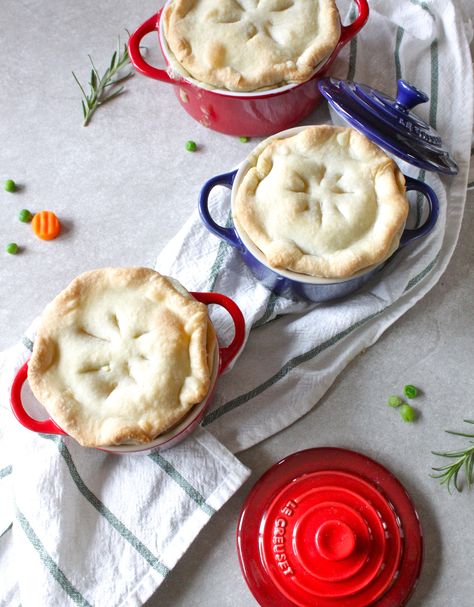 Dutch Oven Pot Pie, Mini Cocotte Recipe, Ramekin Recipe, Cocotte Recipe, Mini Pot Pies, Mini Pie Pans, Le Creuset Recipes, Chicken Pot Pies, Savory Pies Recipes