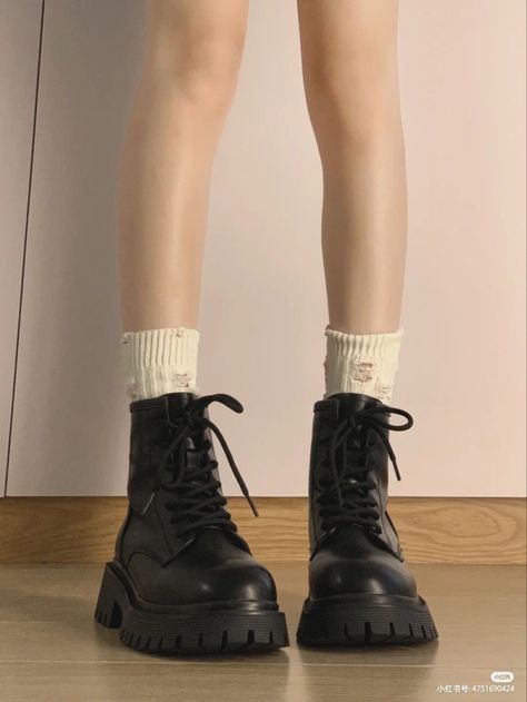 Black Short Boots Outfit, Dr Shoes, Black Nike Shoes, Girly Shoes, Aesthetic Shoes, Pretty Shoes, Dream Shoes, Beautiful Shoes, Cute Shoes