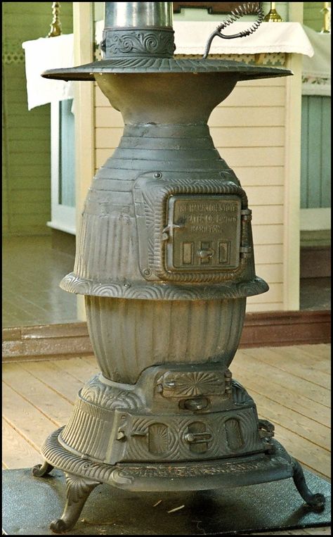 Cast Iron Pot Belly Stove, Potbelly Stove, Fireplace Antique, Woodburning Stove Fireplace, Antique Wood Stove, Parlour Stove, Stoves For Sale, Pot Belly Stove, Coal Stove