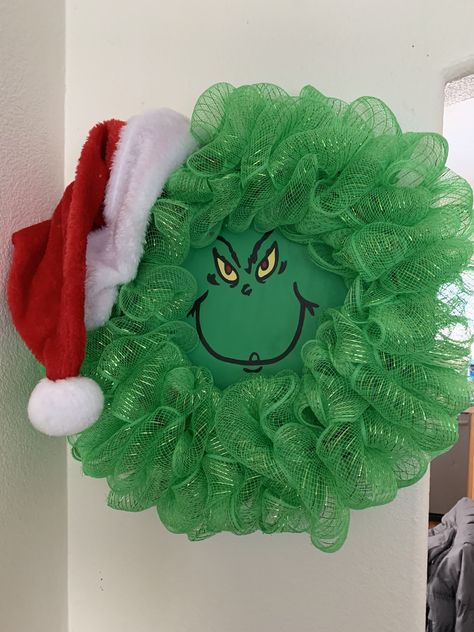 Grinch Wreath, Front Porch Decorating, Grinch Christmas, Wreath Ideas, Deco Mesh Wreaths, Mesh Wreaths, Deco Mesh, Porch Decorating, Grinch