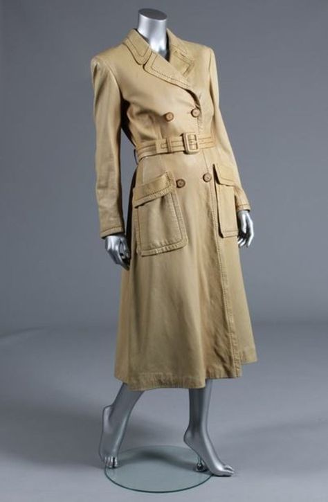 1940s trench coat from the Berg Fashion Library Sierra V 4-25-18 70s Fashion Pictures, 40s Outfits, Fashion 40s, Hermes Leather, 50s Women, Leopard Coat, Vintage Wardrobe, Leather Trench Coat, 1940s Fashion