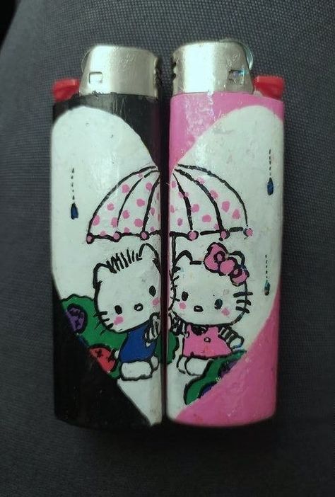 Images Hello Kitty, Cool Lighters, Hello Kitty Aesthetic, Hello Kit, Purple Outfits, Hello Kitty Pictures, Y2k Pink, Puff And Pass, Hello Kitty Items