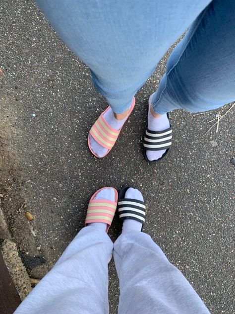 Slides With Socks, Adidas Slides Outfit, Slides Outfit, Fake Acc, Adidas Slides, Instagram Beach, Swag Shoes, Stylish Dress Designs, Friend Photos