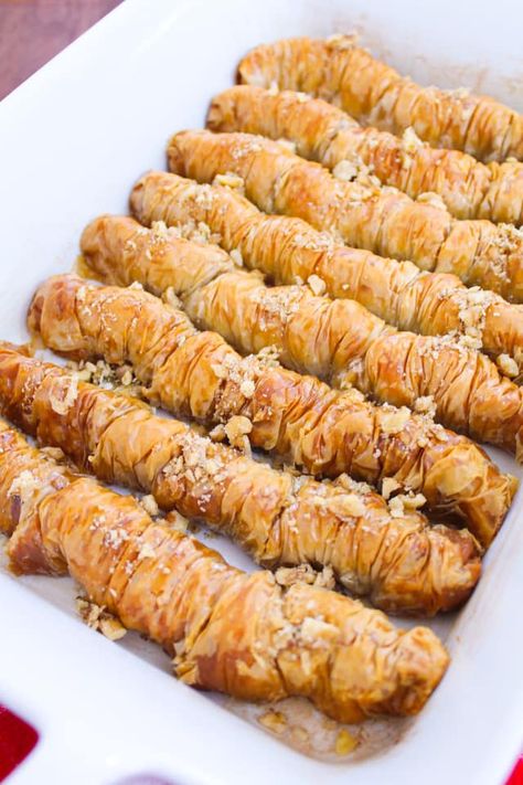 Rolled Baklava Recipe, Baklava Rolls Recipes, Baclavale Recipes, Crinkle Cakes, Baklava Fingers, Traditional Baklava Recipe, Baklava Recipes, Baklava Rolls, Greek Goodness