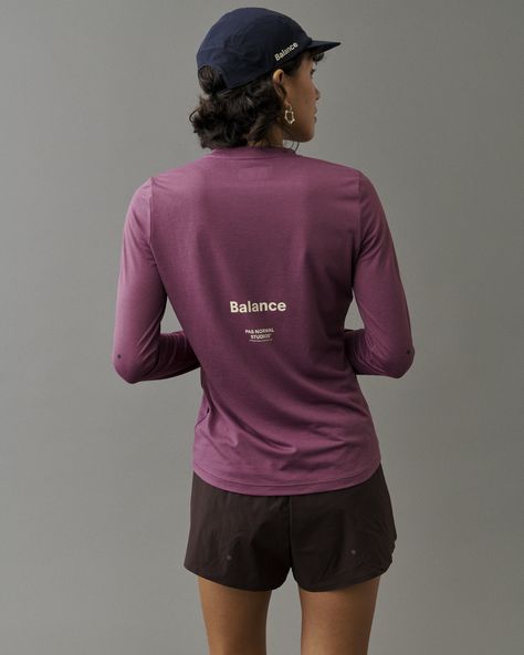 . Soft and breathable fabric, moisture-wicking, quick-drying, anti-pilling, anti-static. Perfect for workout, yoga, running, cycling, hiking, and other outdoor activities. #womenstshirt #longsleevetshirt #gymwear #workoutwear #yogawear #runningwear Running Outfits For Women, Gym Outfit Ideas, Running T Shirt, Halloween Costumes To Make, Bear Crawl, Pas Normal Studios, Uv Clothing, Pas Normal, Running Clothes Women