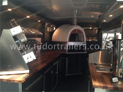 Food Truck Design Interior, Food Truck Interior, Mobile Pizza Oven, Foodtrucks Ideas, Pizza Vans, Pizza Catering, Pizzeria Design, Pizza Food Truck, Bar Mobile