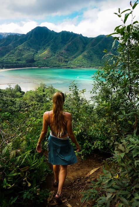 Crouching Lion Hike Oahu, O’ahu Hawaii, Hawaii Hiking Outfit, Hiking Hawaii, Surf Home, Hawaii Hike, Hiking Poses, Hiking Outfit Ideas, Hawaii Hiking