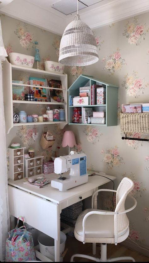 Sewing Machine Room Ideas, Apartment Sewing Space, Small Sewing Station, Colorful Sewing Room, Sewing Area In Bedroom, Cozy Sewing Room, Sewing Area Ideas, Sewing Corner In Bedroom, Sewing Station Ideas Small Spaces