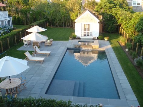 Jacuzzi Design, Pool Patio Designs, Design Per Patio, Pool House Decor, Modern Pool House, Rectangle Pool, Stone Pool, Pool Landscape Design, Cool Swimming Pools