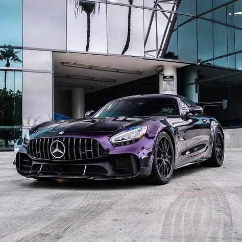 Mercedes Sport, Luxury Cars Mercedes, Mercedes Amg Gt R, Tmax Yamaha, Luxury Car Garage, Amg Car, Mercedes Benz Sls, Mercedes Amg Gt, Dream Cars Mercedes