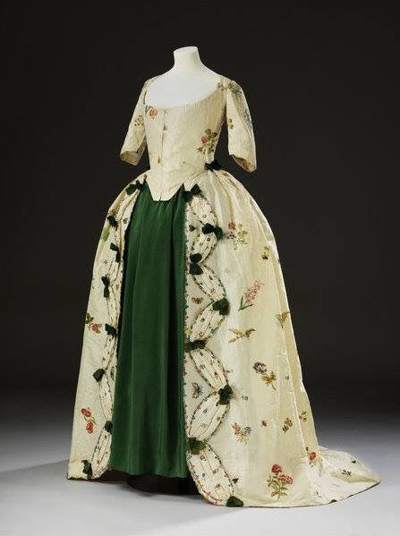 18th century gown with replacement under skirt. 1700s Dresses, Colonial Clothing, 1780s Fashion, Georgian Fashion, Georgian Dress, 18th Century Dresses, 18th Century Gown, 1700 Fashion, Costume College