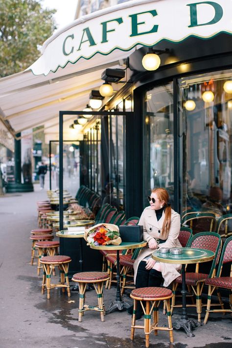 cafe de flore & cafe style | prêt-à-provost French Outfit Ideas, Outfit Ideas Paris, Paris Packing List, Paris Packing, Old Neighborhood, Villa Apartment, City Paris, Sidewalk Cafe, Day In Paris