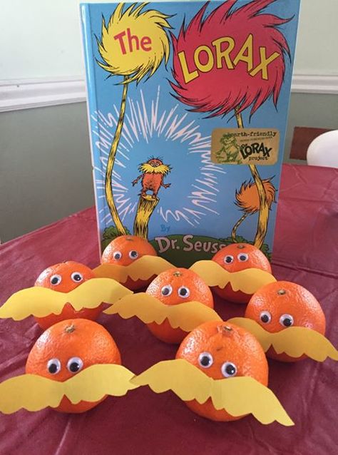 The Lorax Snack By Dr. Seuss So easy and so fun! Dr. Suess, Dr Seuss Snacks, Lorax Birthday, Doctor Suess Birthday, Lorax Party, Dr Seuss Party Ideas, Dr Seuss Preschool, Dr Seuss Classroom, Dr Seuss Activities