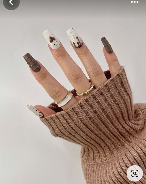 Hot Coco Nails, Chocolate Nails Design Brown, Brown Valentines Day Nails, Brown Nail Art Chocolate, Chocolate Nails Acrylic, Brown Valentines Nails, Chocolate Nails Design, Coffee Nails Designs, Cocoa Nails