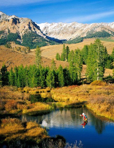 Sun Valley Idaho - Sun Valley Guide - Town & Country Magazine #idaho #sunvalley #usa #outdoors Idaho Scenery, Private Idaho, Beautiful Places In America, Idaho Vacation, Visit Idaho, Incredible Pictures, Town And Country Magazine, Idaho Travel, Cabin Retreat