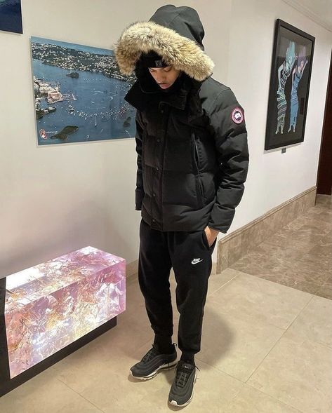 Canada Goose Mens Outfit, Canada Goose Outfit, Men Drip, Canada Goose Fashion, Fake Pic, Uk Drip, Canada Goose Parka, Drippy Outfit, Canada Goose Mens